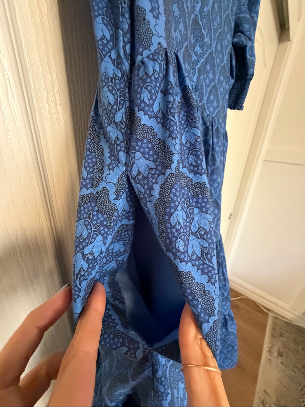 Hyacinth House Bennett Midi Dress Navy Blue Floral Size - Picture 8 of 13